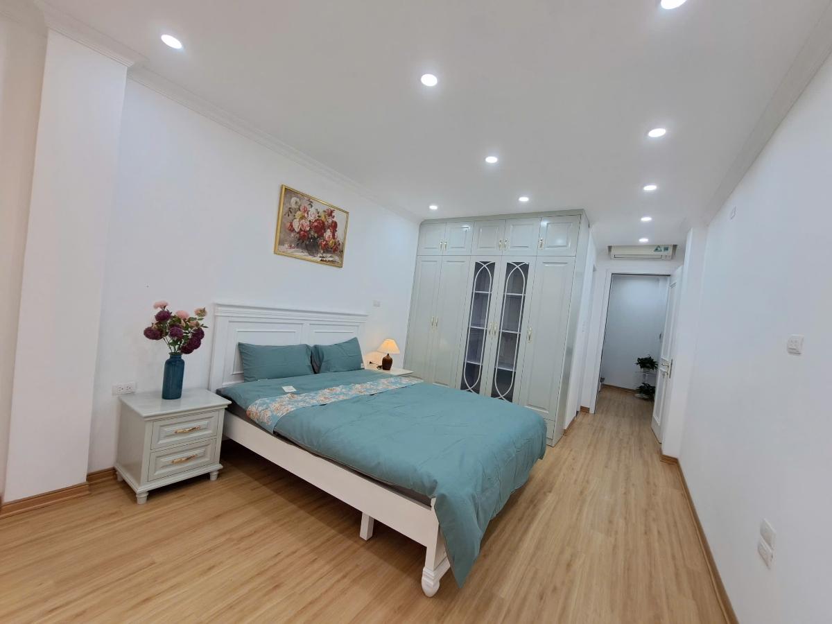 Lạc Long Quân Cầu Giấy 7 tầng thang máy nhà mới đẹp