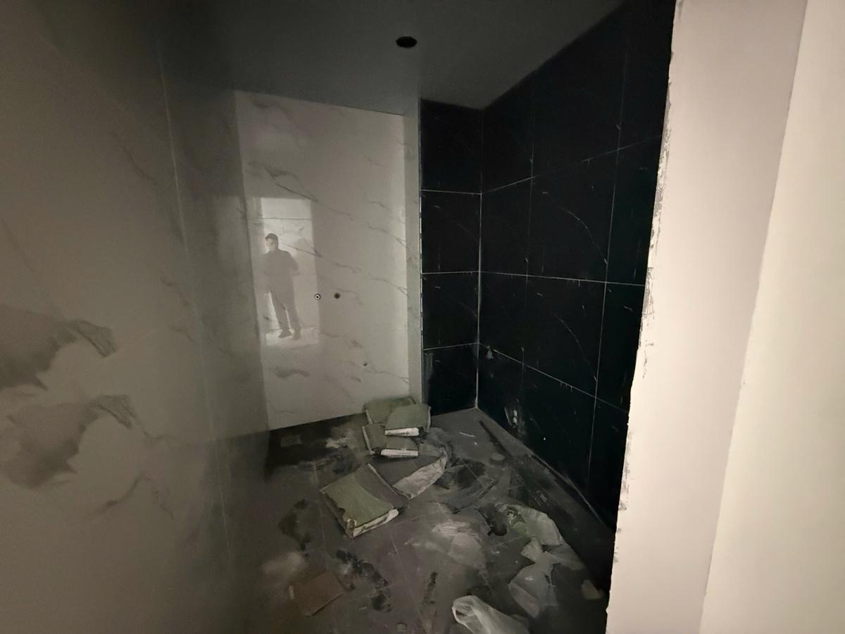 Thụy Khuê, Tây hồ , sáu tầng thang máy 10 phòng ngủ khép kín nhà đang hoàn thiện