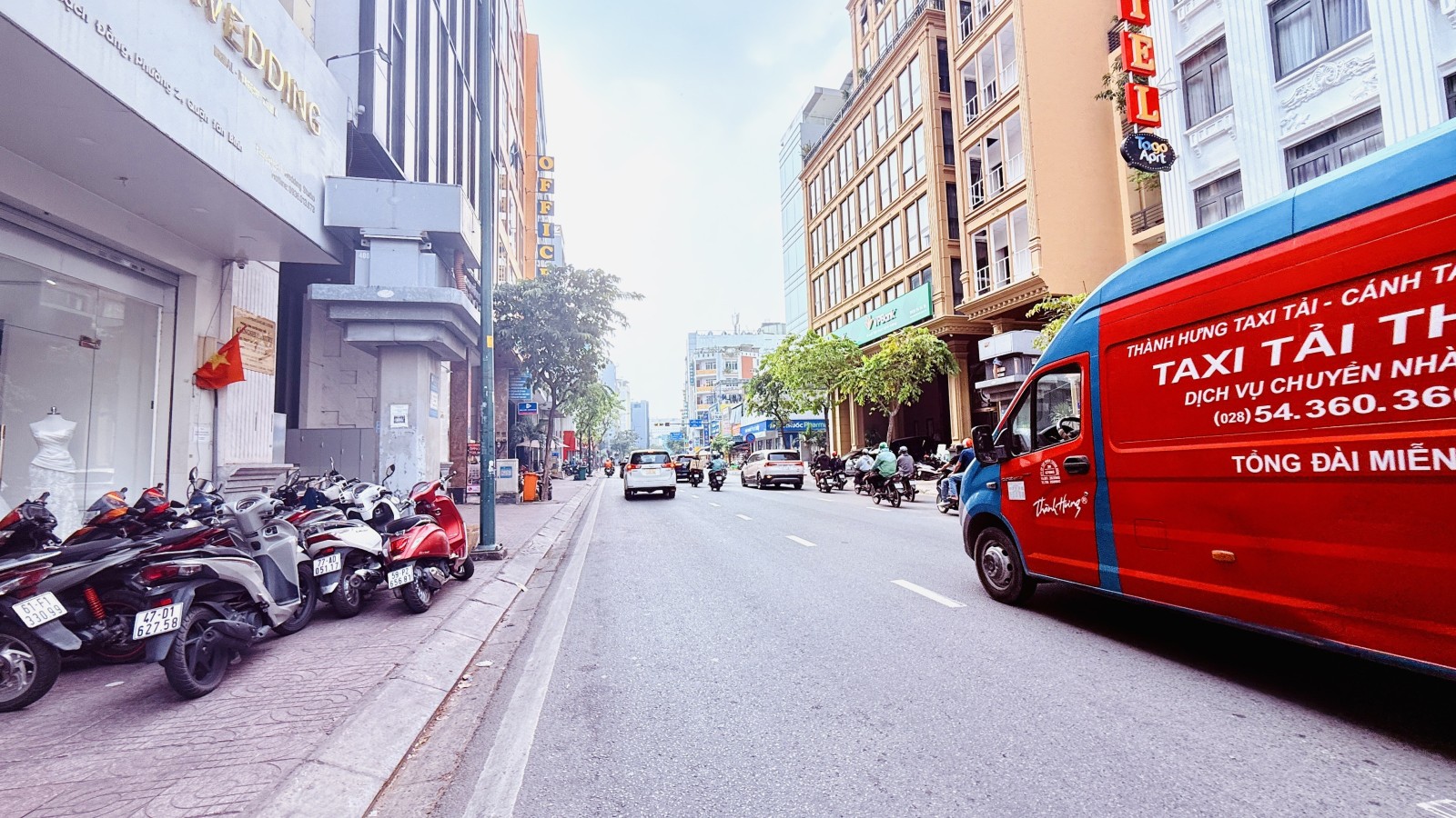 TOÀ CHDV MẶT TIỀN BẠCH ĐẰNG SÁT SÂN BAY - 7 TẦNG THANG MÁY - DÒNG TIỀN 130TR/THÁNG