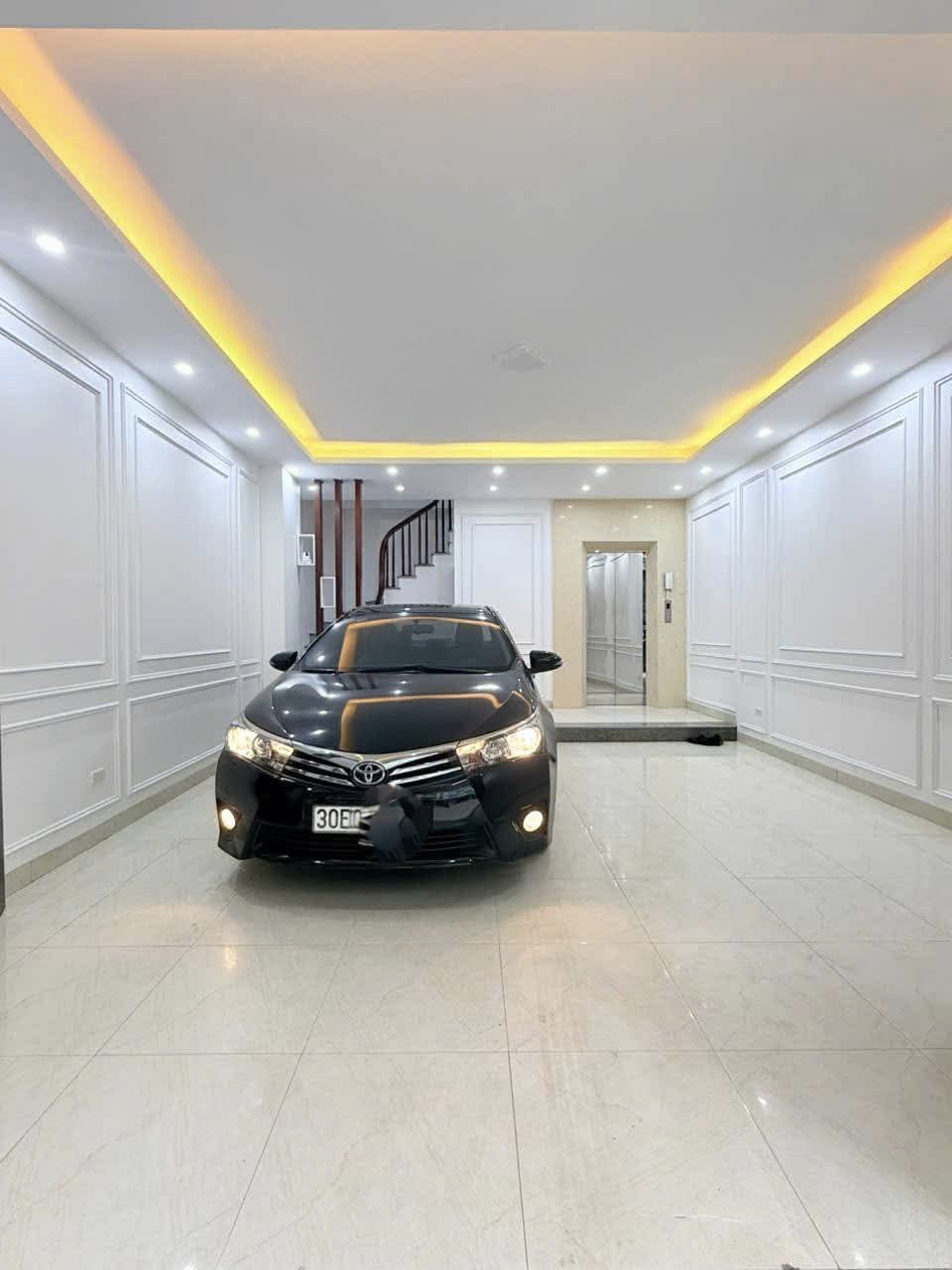 VĂN PHÚ - VỈA HÈ - ÔTÔ TRÁNH - THANG MÁY - VĂN PHÒNG