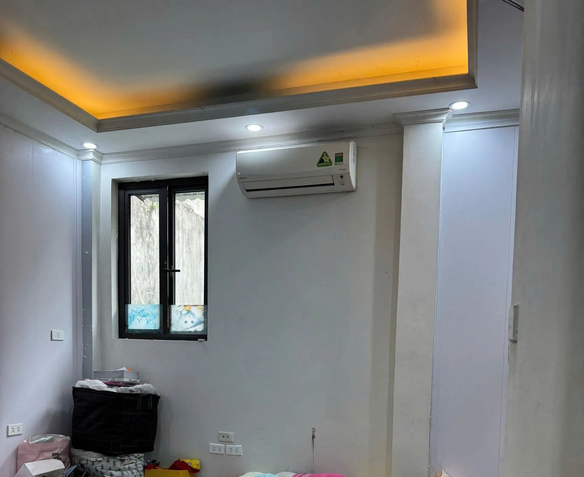 Bán nhà hiếm tại ngõ phố Lý Thường Kiệt, vị trí siêu trung tâm quận Hoàn Kiếm, vài bước chân ra mặt phố lớn. Ngõ rộng – dân trí cao – khu vực văn minh