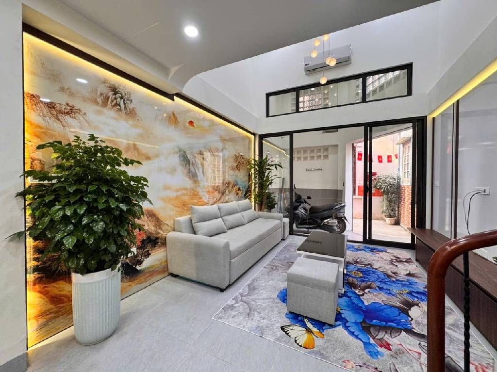 NHÀ ĐẸP- FULL NỘI THẤT - VỀ Ở NGAY ĐÓN TẾT - GẦN HỒ TÂY - TẦM TIỀN QUÁ HIẾM-CHỐT NGAY_36M2