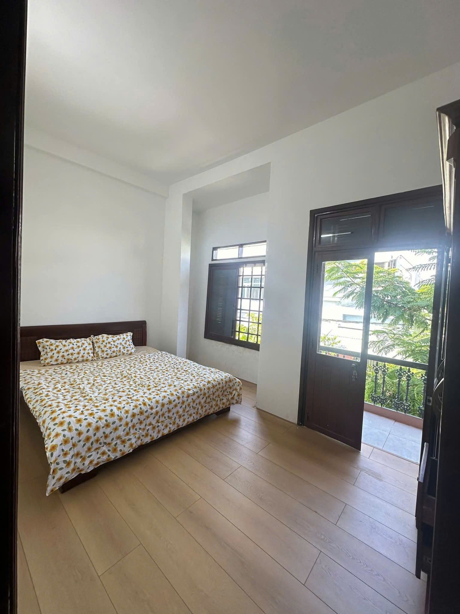 BÁN NHÀ 3 TẦNG ĐƯỜNG LƯƠNG KHÁNH THIỆN - GẦN BIỂN