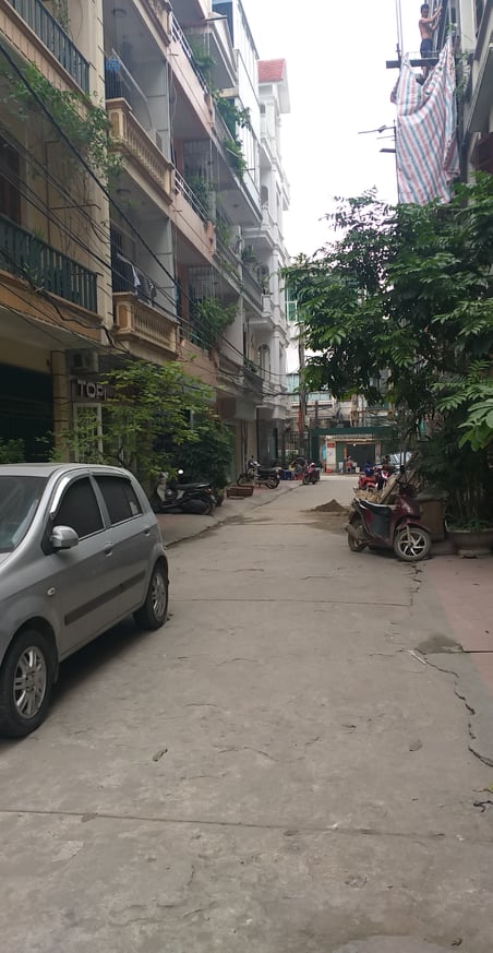 chính chủ cần bán gấp căn nhà vị trí mặt ngõ 193 Trung Kính Yên Hòa Cầu Giấy DT 54 M xây mới 7 tầng thang máy giá 30.5 tỷ