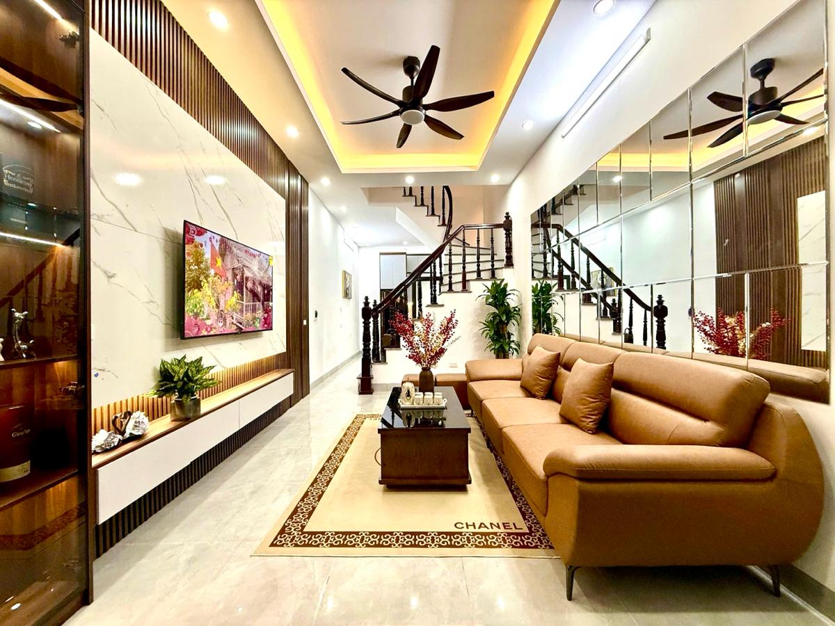 HƠN 200TR/M - TÔN THẤT TÙNG - ĐỐNG ĐA - NHÀ MỚI Ở LUÔN, FULL NỘI THẤT - NGÕ THOÁNG SÁNG