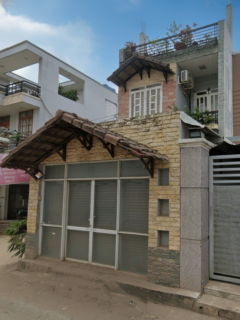 T1909 Nhà Mặt tiền Thạnh Xuân 18 Q12, SHR, lô góc, 4.5x20m, 8.x tỷ