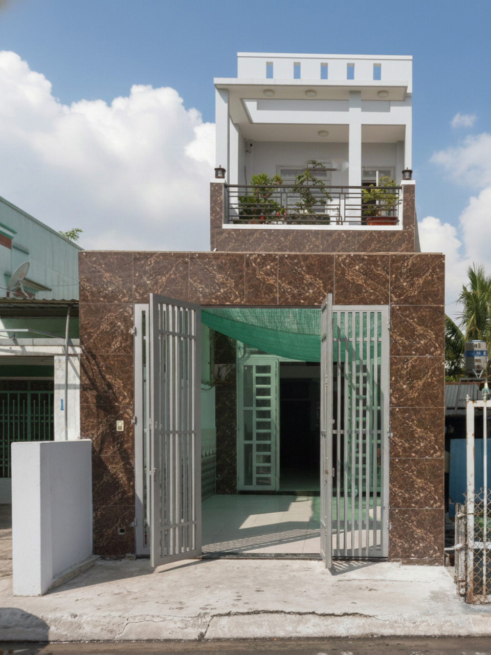 T1915 nhà Mặt tiền Hiệp Thành 35 Q12, SHR, Nở hậu, 4 tầng, 4x28m, 8.x tỷ