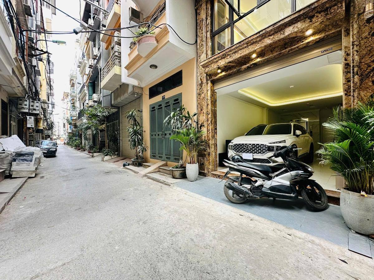 NHÀ PHỐ, TRẦN QUỐC HOÀN, CẦU GIẤY-VỈA HÈ-KD-TM:41M X7T, MT 4,1M, GIÁ 21,7 TỶ.