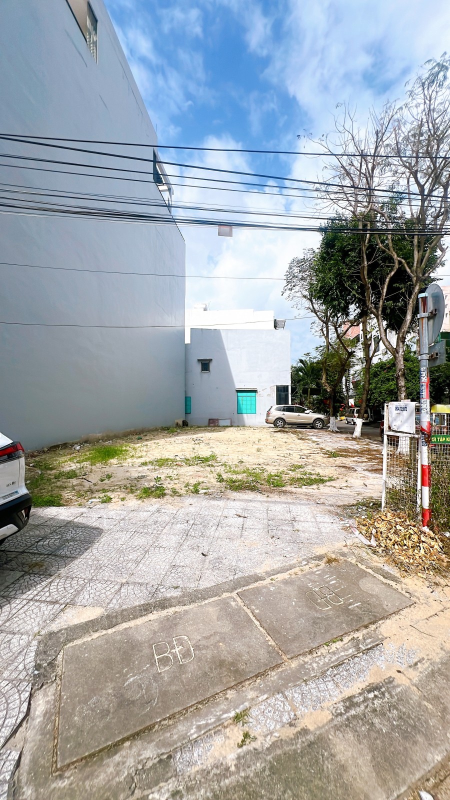 Bán lô góc 2 mặt tiền Lý Đạo Thành 162m2 ngang 8,5m giá 17,9 tỷ