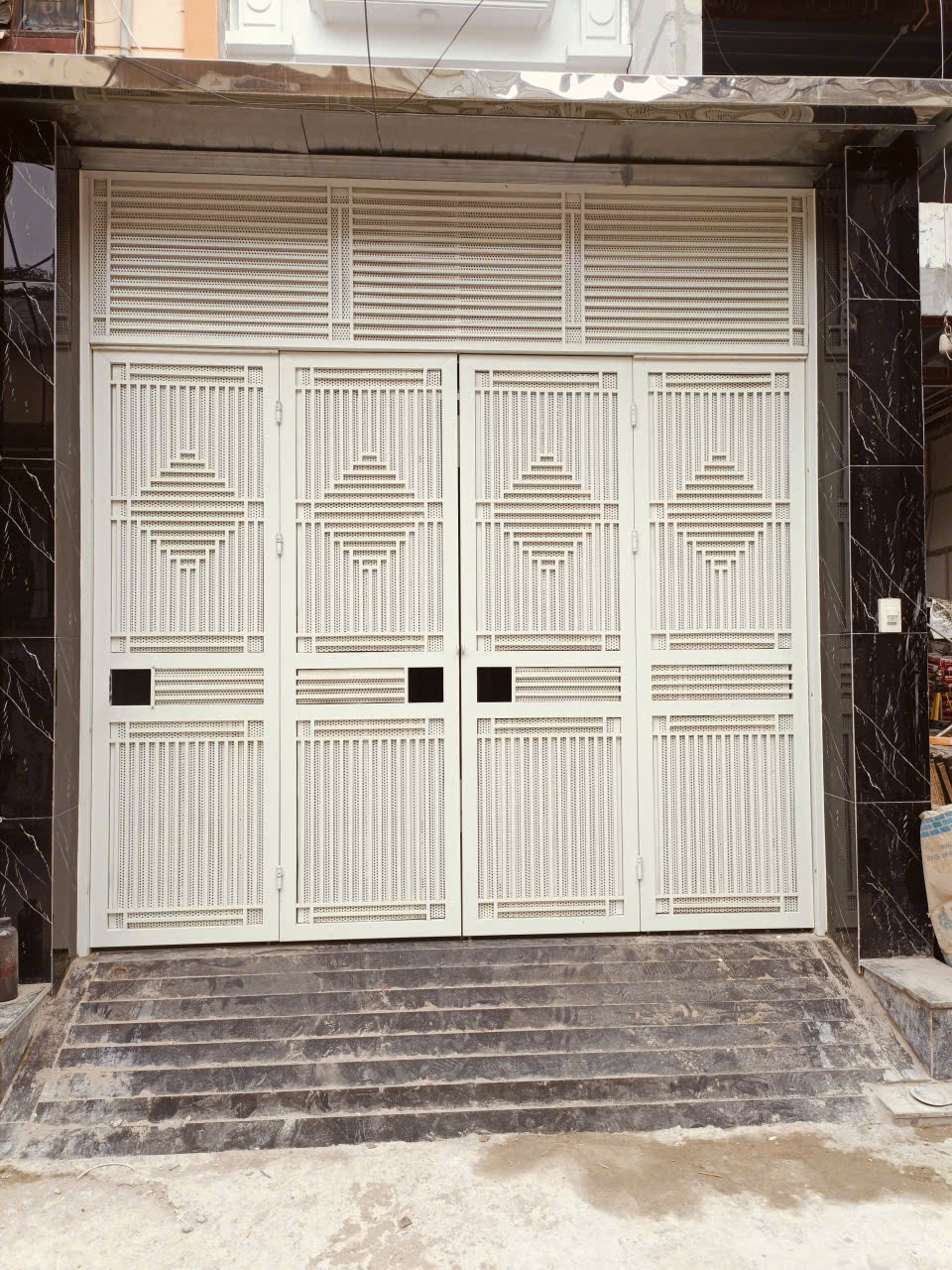 Nhà mới tinh 5Tx55m2, thang máy, ngõ thông, ô tô vào nhà tại Lê Trọng Tấn - La Khê