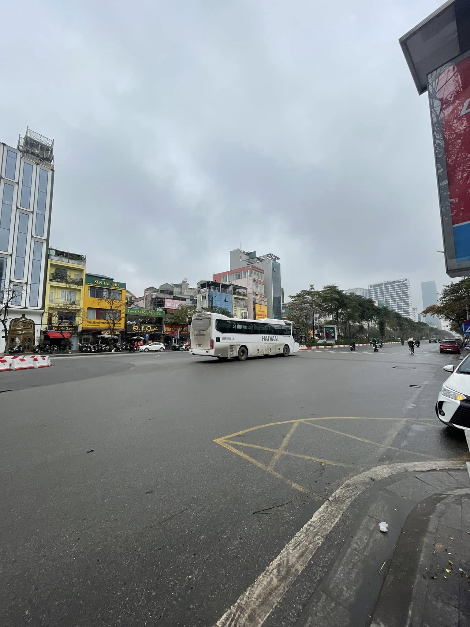 HIẾM, MẶT PHỐ VĂN CAO, TÂY HỒ-VỈA HÈ-KD-TM:80/85M X6T, MT 6M, GIÁ 77,8 TỶ.