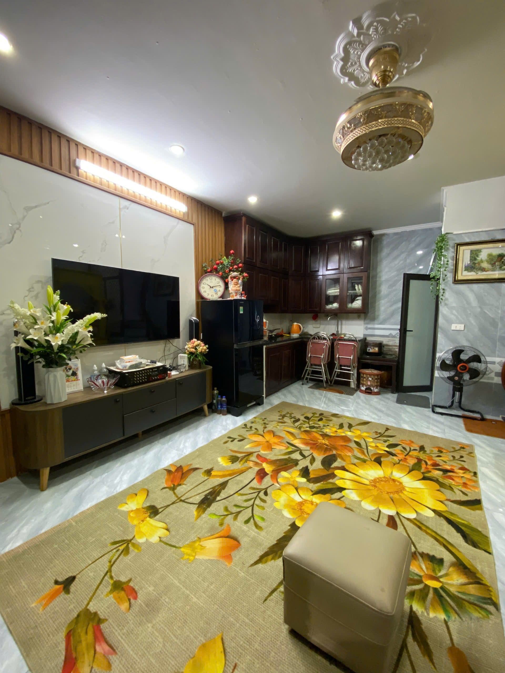 BÁN NHÀ PHỐ ĐÔNG THIÊN, TRUNG TÂM HOÀNG MAI, DIỆN TÍCH 31M, MẶT TIỀN 5M, Ô TÔ ĐỖ CỬA