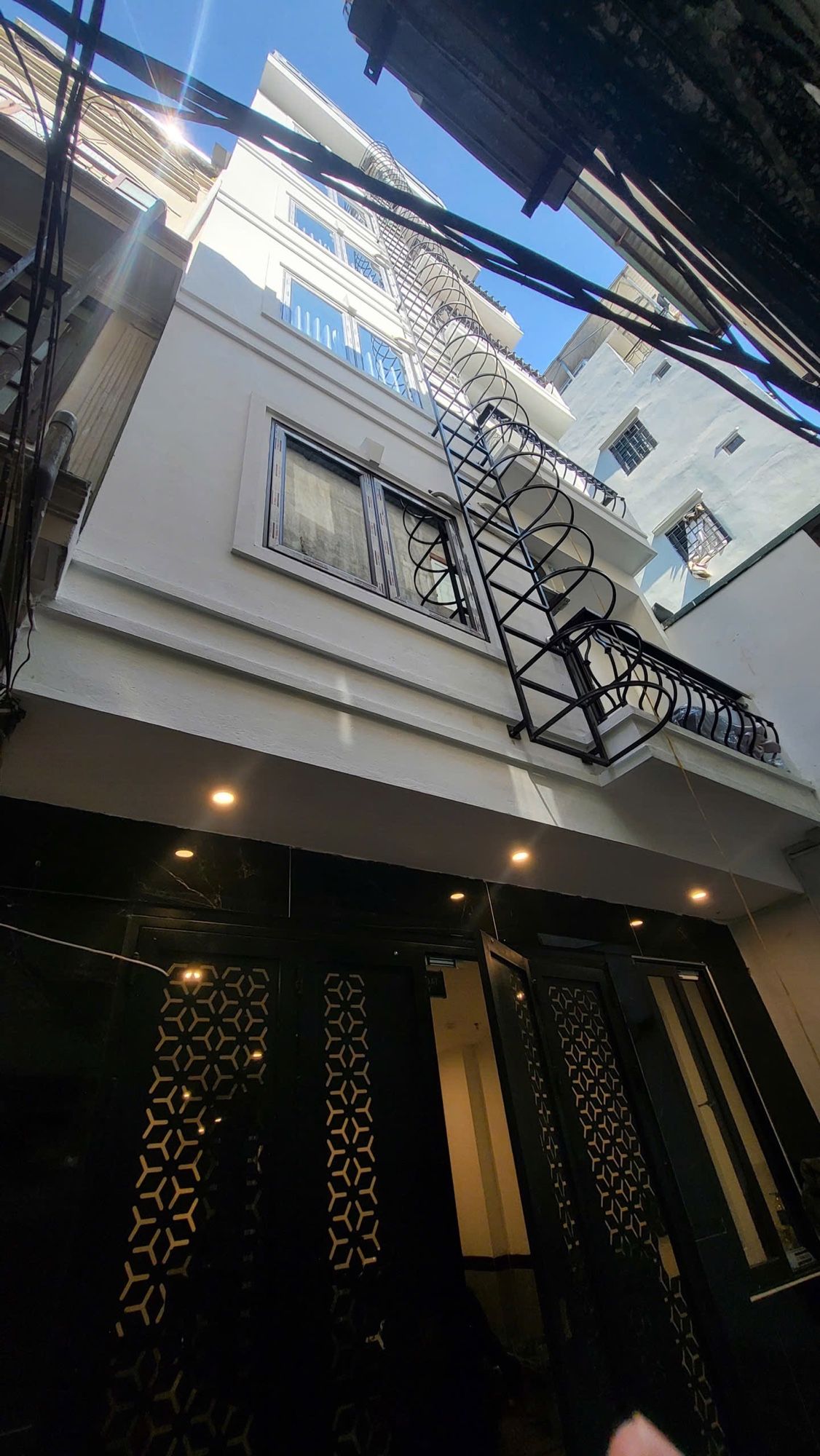 Bán nhà Dòng tiền-Kinh doanh-Thang máy-CCMN-tổng 18 phòng khép kín dòng tiền đạt 100 - 120 triệu/1 tháng