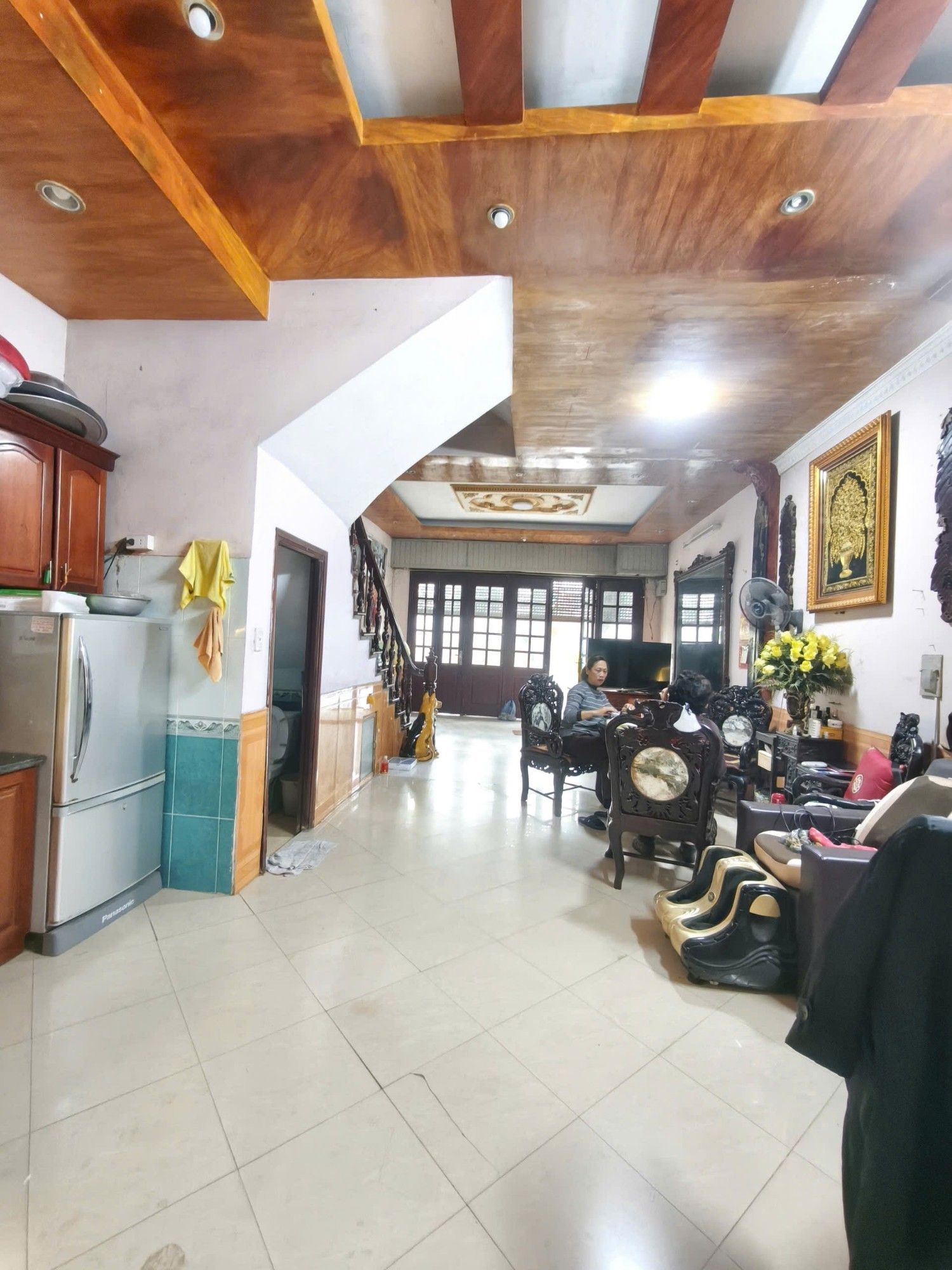 MẶT PHỐ - KINH DOANH - MẶT TIỀN KHỦNG CẠNH ROYAL - GIÁ TỐT