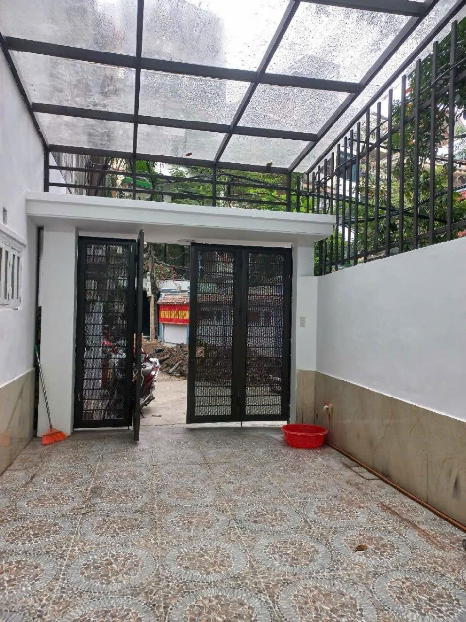 BÁN NHÀ Ô TÔ ĐỖ CỬA, VÀO NHÀ - KINH DOANH VĂN PHÒNG - THOÁNG 2 MẶT - BA ĐÌNH GIÁP ĐỐNG ĐA, CẦU GIẤY