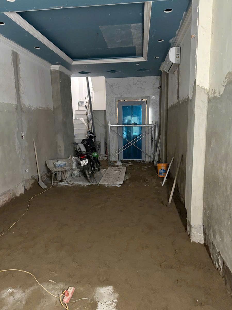 BÁN NHÀ CỰC PHẨM ĐỐNG ĐA - MẶT NGÕ THẲNG TẮP - SÁU TẦNG THANG MÁY - KINH DOANH VĂN PHÒNG - SỔ ĐỎ NÉT CĂNG - MẶT HÀNG SẮC NÉT