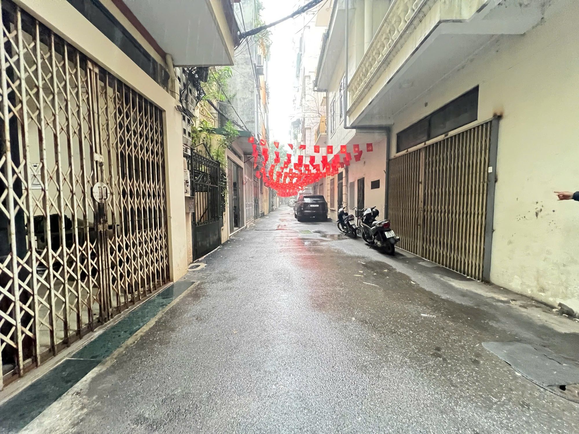 BÁN NHÀ PHỐ MAI ANH TUẤN-Ô TÔ CÁCH PHỐ 10M-VÀI BƯỚC CHÂN RA HỒ HOÀNG CẦU-NGÕ THÔNG NGUYỄN PHÚC LAI-DT LỚN HIẾM