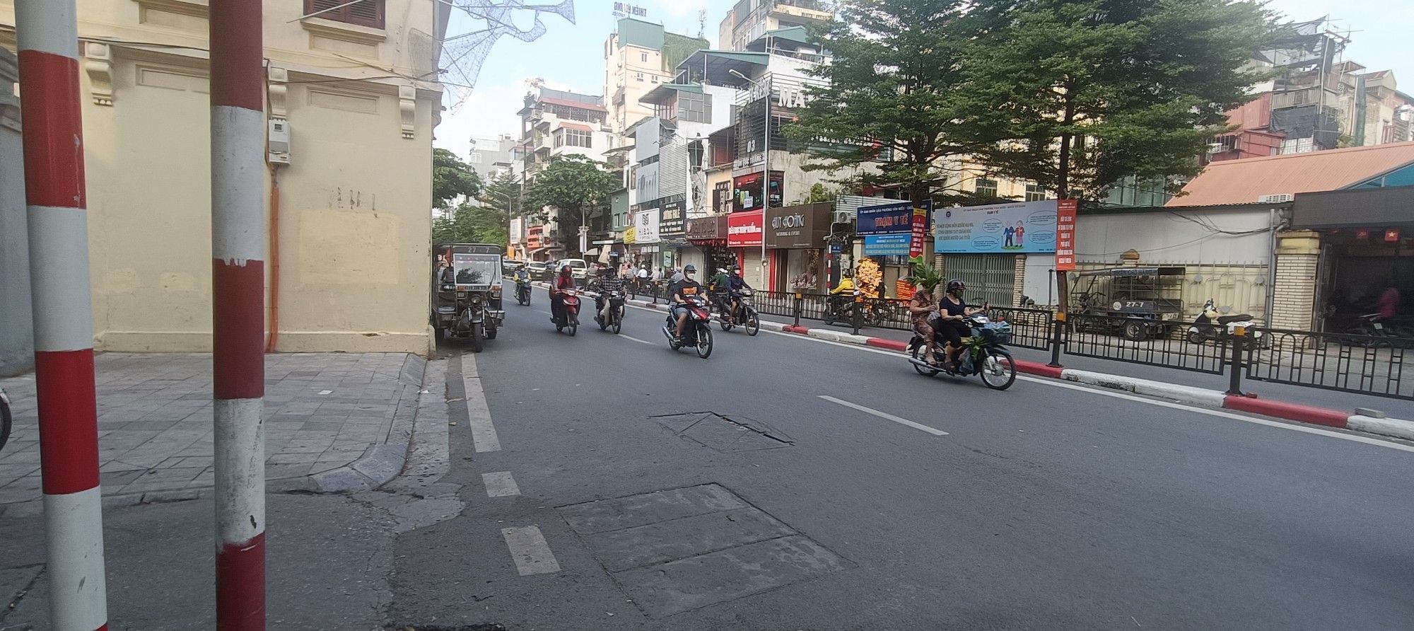 BÁN NHÀ MẶT PHỐ TÔN ĐỨC THẮNG- KINH DOANH BẤT CHẤP MỌI LOẠI HÌNH- GẦN VĂN MIẾU QUỐC TỬ GIÁM- GẦN LĂNG BÁC