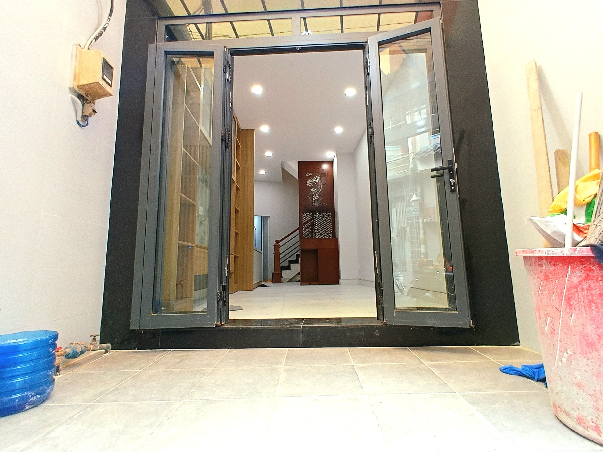 Bán Nhà Phan Văn Trị Q.5 - Hẻm Thông Trần Hưng Đạo - 27m² x 3 Tầng - Hoàn Công Đủ - 5,9 tỷ Nhà Mới Ở Ngay - 2PN - 3WC - Sân Để Xe Riêng - Giếng Trời