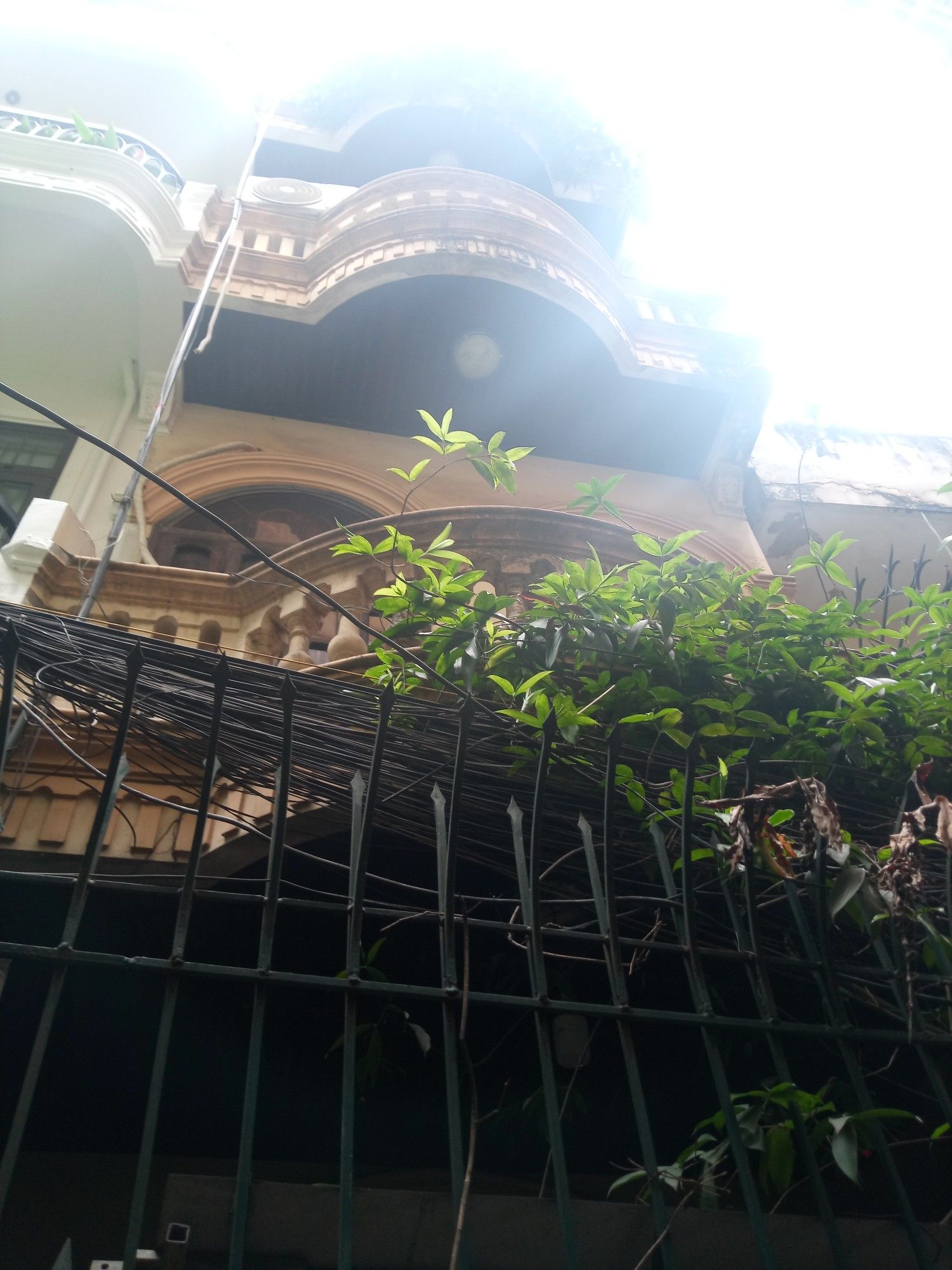 Nhà hào nam bán nhà 4tầng cũ gần phố ngõ đẹp giá ngon 50m mt 3m6 linh bán nhanh