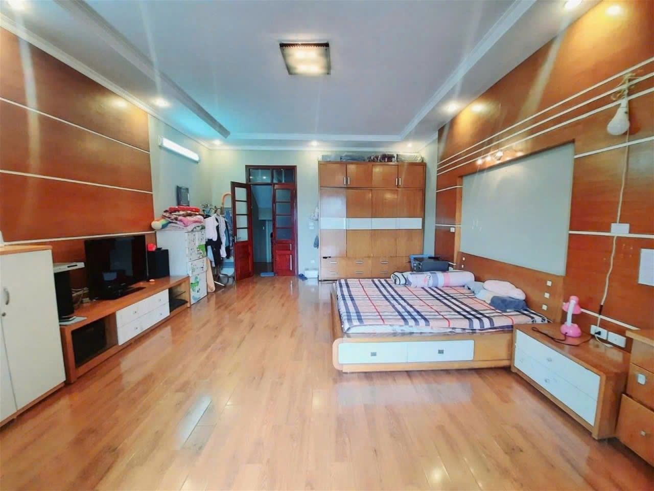 MẶT PHỐ đỉnh chóp - VỈA HÈ - KINH DOANH - NHÀ XÂY ÉP CỌC BÊ TÔNG CỰC KỲ KIÊN CỐ