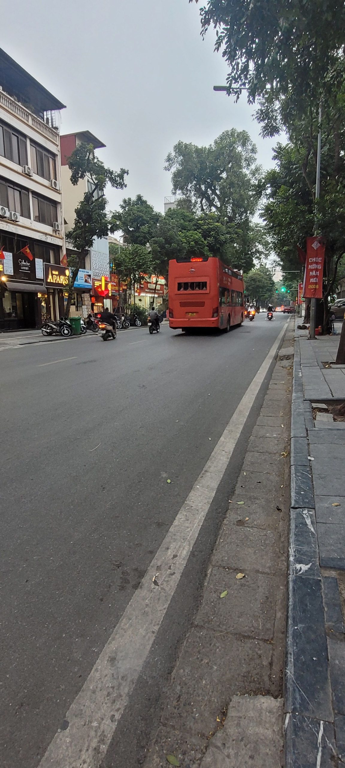 MẶT PHỐ - VỊ TRÍ ĐẲNG CẤP BẬC NHẤT HÀ THÀNH - MẶT TIỀN CỰC RỘNG - KINH DOANH CỰC ĐỈNH - ĐANG CHO NGƯỜI NHÀ THUÊ 80 TRIỆU/THÁNG