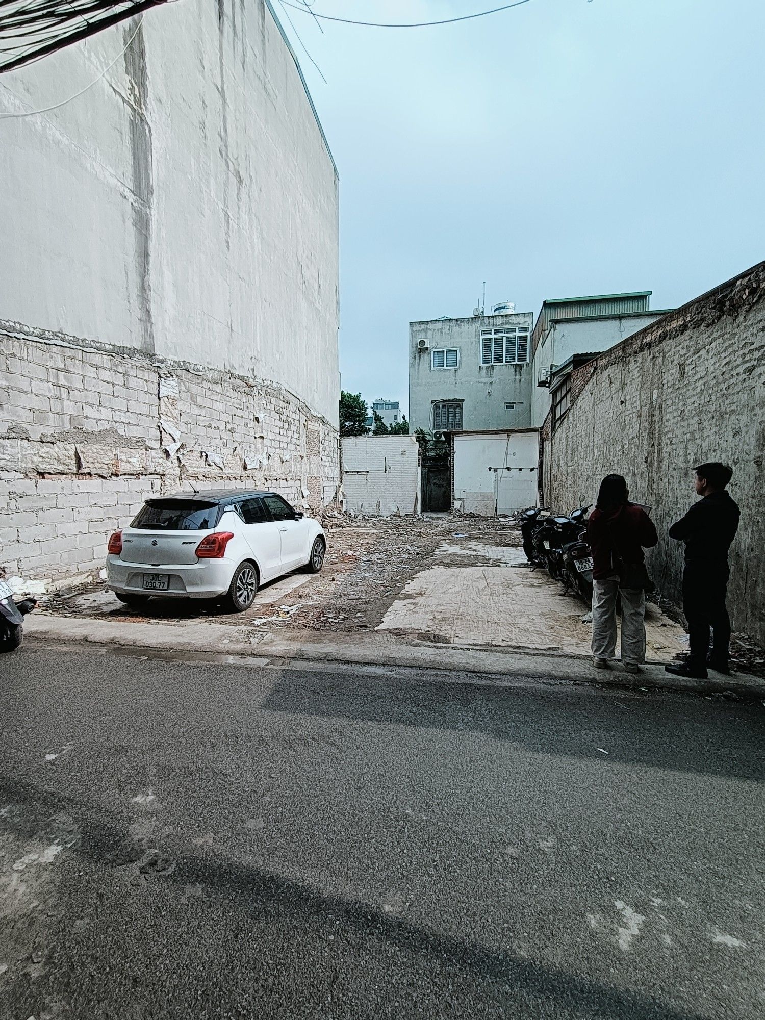 ĐẤT ĐẸP THANH XUÂN - NỞ HẬU - Ô TÔ TRÁNH - KINH DOANH ĐỈNH , CÁCH MẶT PHỐ 30M - SÁT HỒ HẠ ĐÌNH VÀI BƯỚC CHÂN