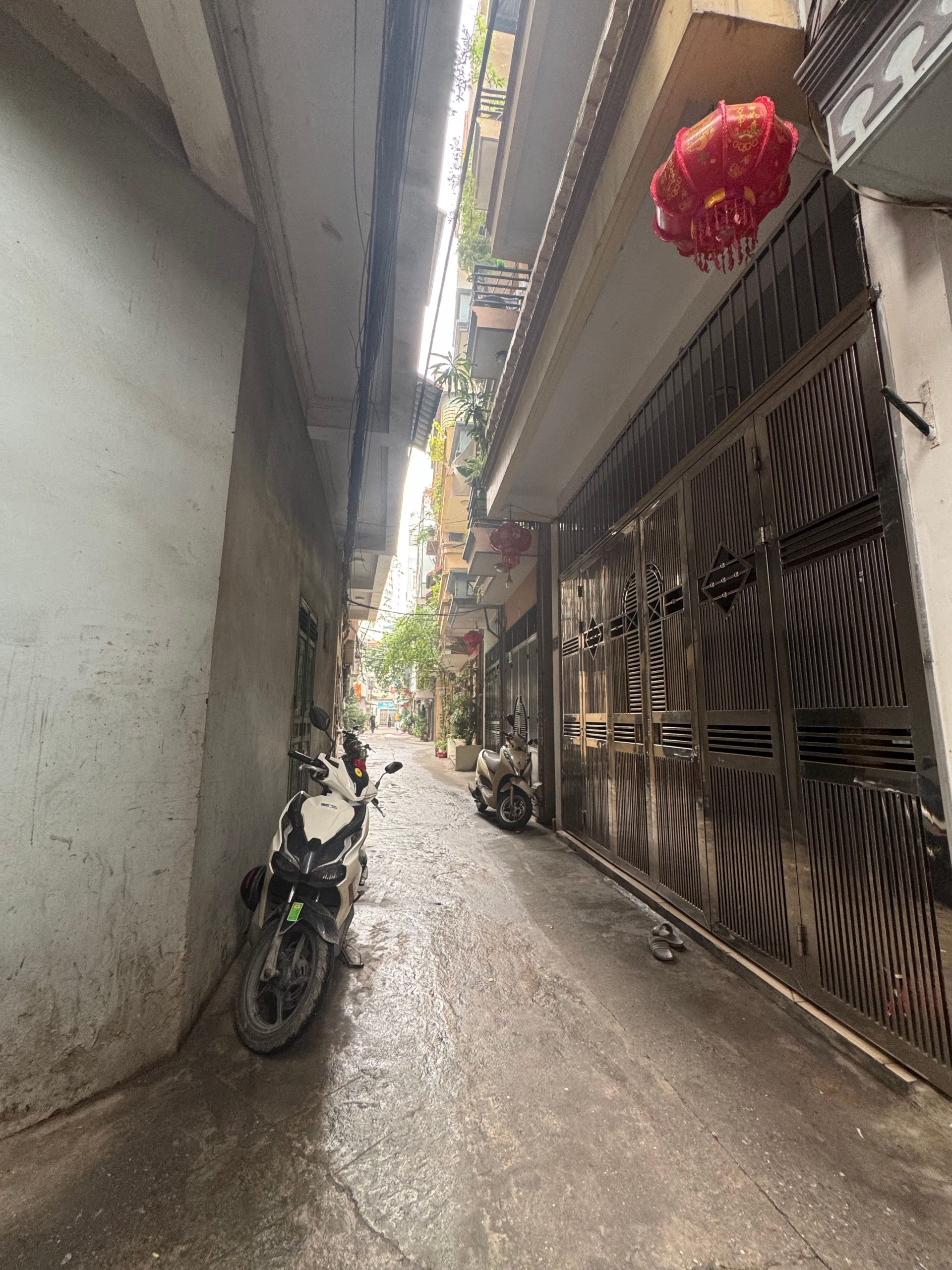 Bán đất tặng nhà cấp 4 Phù hợp xây ccmn cho thuê dòng tiền tốt ,Khu dân cư sầm uất tiện ích ngập tràn k thiểu gì. Ô TÔ 4 chỗ đỗ cửa qua nhà