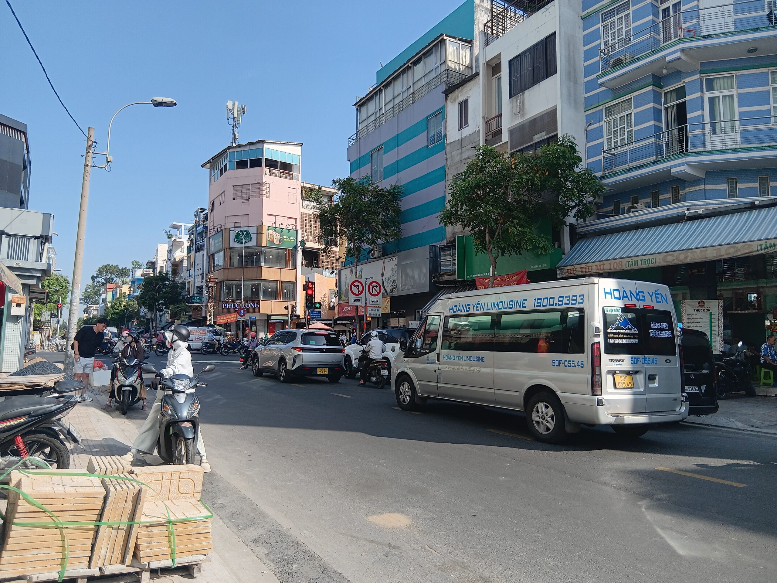 Bán Nhà Đường Huỳnh Mẫn Đạt Góc Nguyễn Trãi - Q.5 - Hẻm Xe Hơi - 42m² x 2 tầng - 7,89 tỷ Sổ Hồng Chính Chủ - Hoàn Công Đủ 2 Tầng Chỉ Sau Căn Mặt Tiền