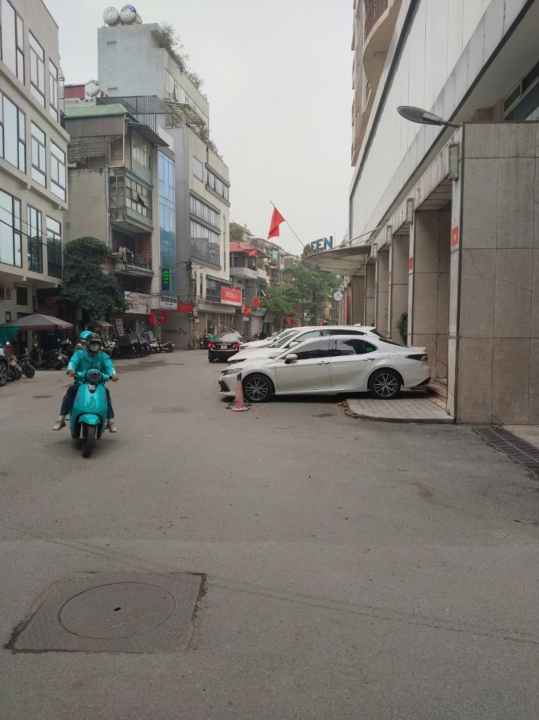 BÁN TOÀ NHÀ VĂN PHÒNG 7 TẦNG - THANG MÁY - Ô TÔ 2 CHIỀU DỪNG ĐỖ - VIEW ĐẸP THOÁNG VĨNH VIỄN - KINH DOANH CỰC ĐỈNH