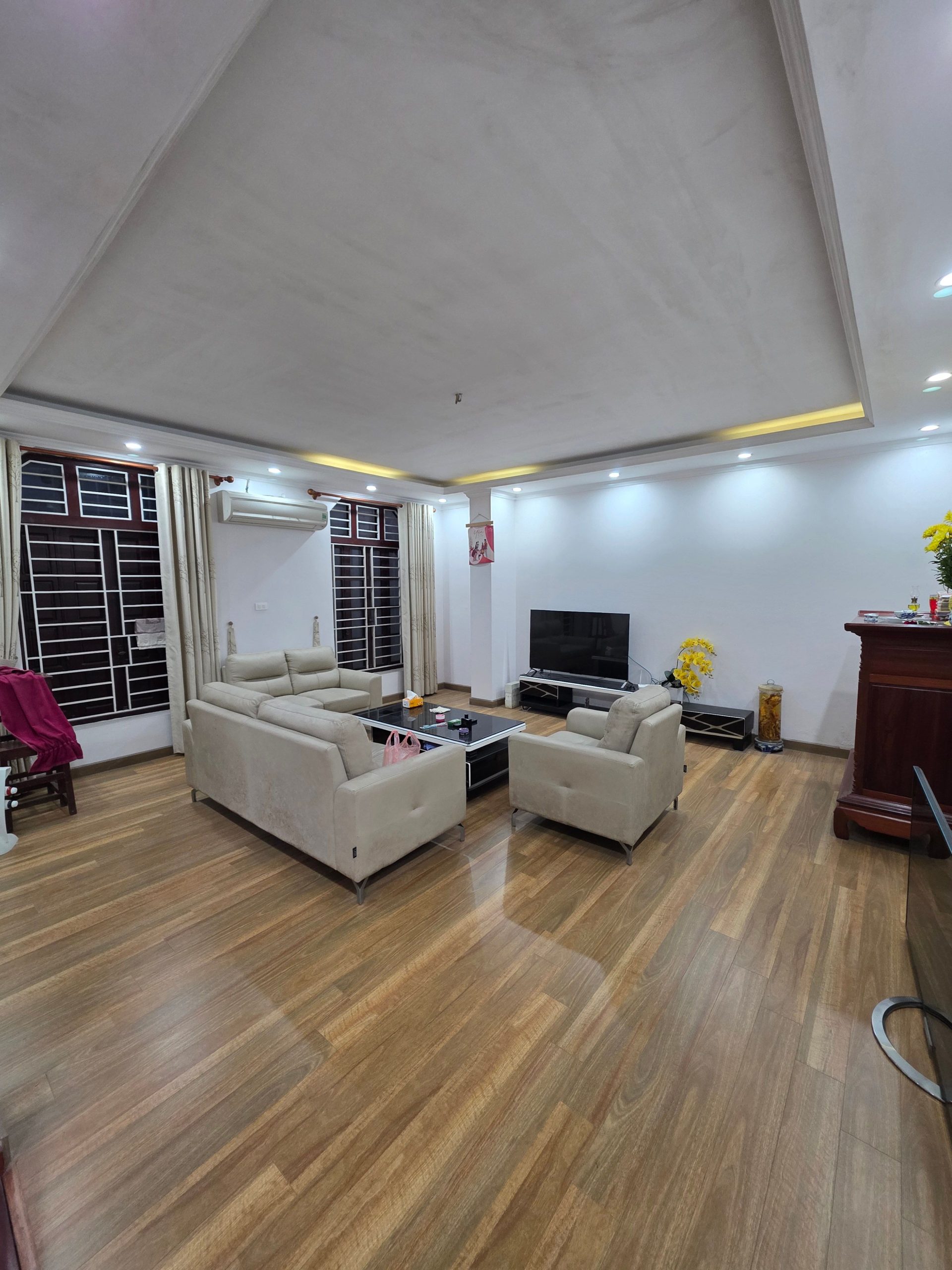 NHÀ DÂN XÂY - QUY HOẠCH RA MẶT PHỐ - LÔ GÓC 3 THOÁNG - TRUNG TÂM TÂY HỒ - KẾT NỐI CẦU TỨ LIÊN - SỔ ĐỎ HOA HẬU - SANG TÊN NGAY