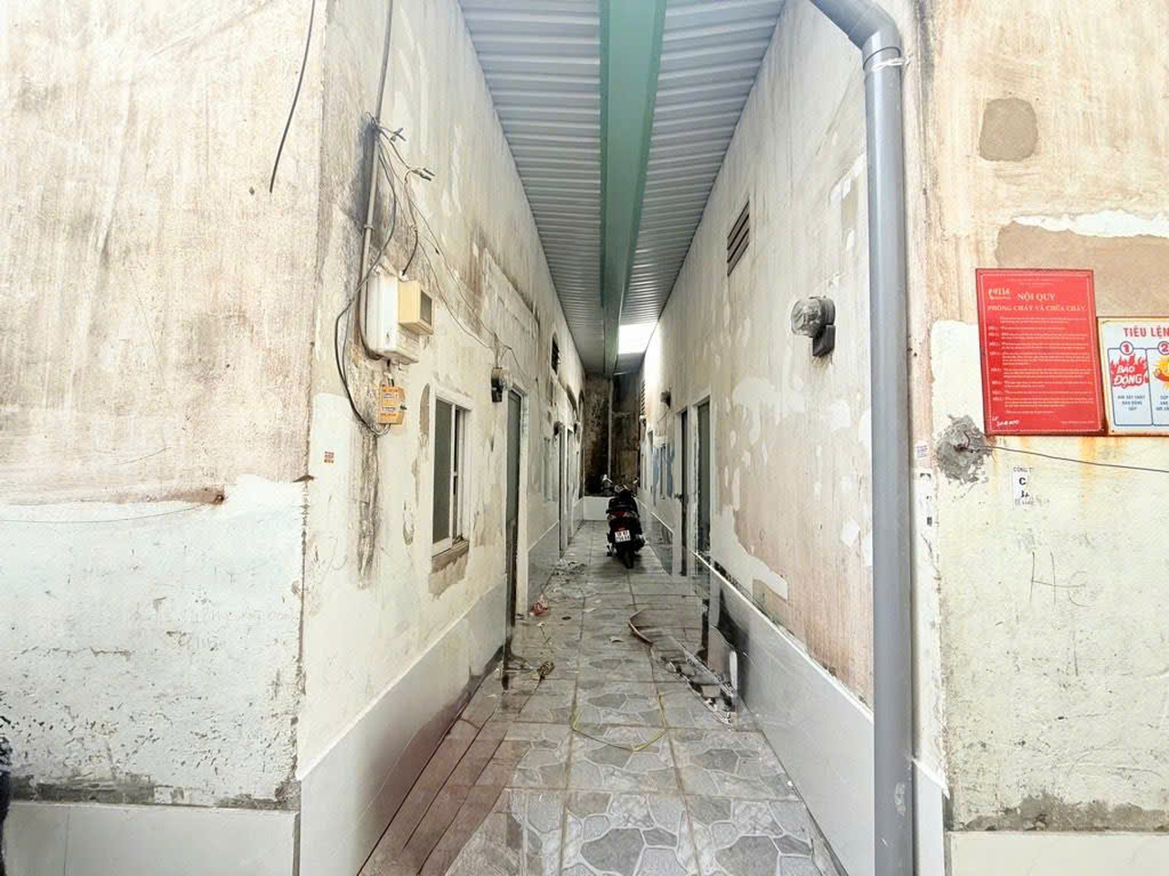 T2029 nhà trọ 6P Thạnh Lộc 8 Q12, SHR, Vuông, 10x8.2m, 4.x tỷ