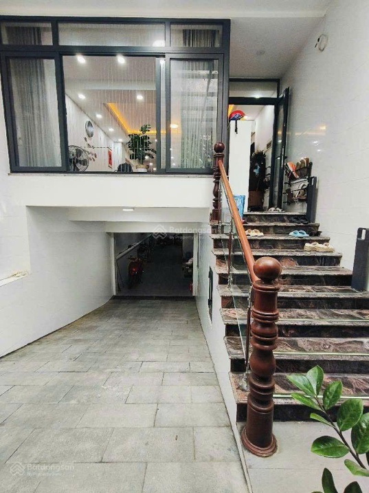 BÁN NHÀ 5 TẦNG KHU DÂN CƯ ĐẠI PHÚC - TẦNG HẦM XE HƠI, THANG MÁY DI CHUYỂN - 5x22m CHỈ NHỈNH 15 TỶ