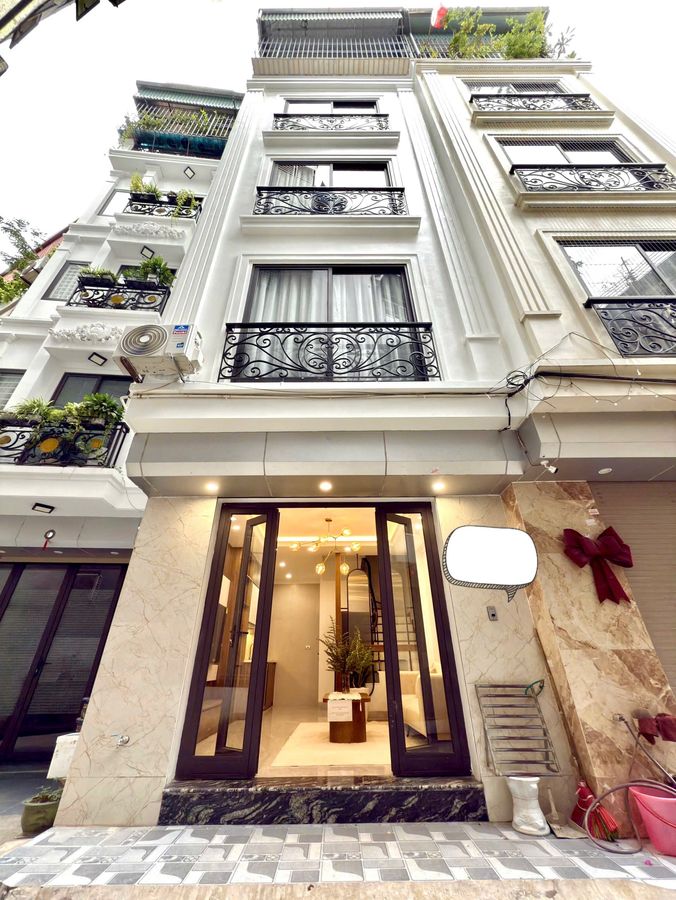 BÁN NHÀ – LONG BIÊN –5 TẦNG Ô TÔ ĐỖ CỬA – FULL NỘI THẤT 9.6 TỶ Ở NGAY