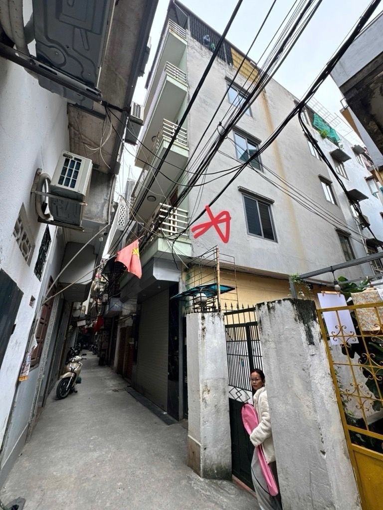 Bán nhà trương định 5 tầng dân xây lô góc hoàng mai