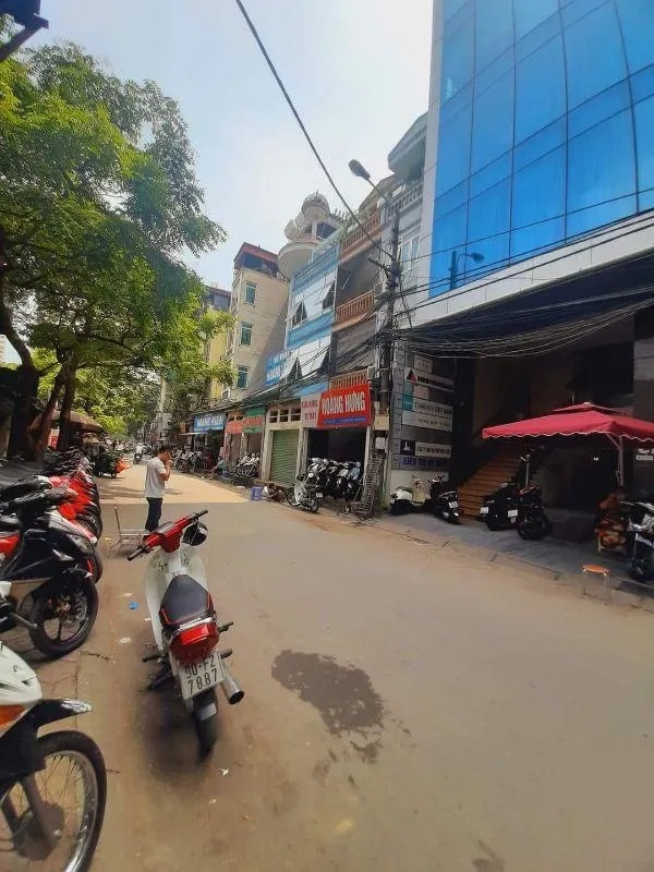 BÁN TÒA NHÀ MẶT PHỐ TRẦN QUỐC VƯỢNG – CẦU GIẤY 130m² – LÔ GÓC – 8 TẦNG THANG MÁY – MT 10M – GIÁ 75 TỶ