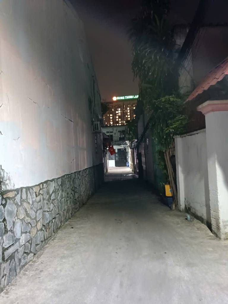 NHÀ ĐẸP 2 TẦNG Ở NGAY - HÀNG HIẾM NGAY NGÃ TƯ BÌNH THÁI THỦ ĐỨC. CHỈ 3.65 TỶ