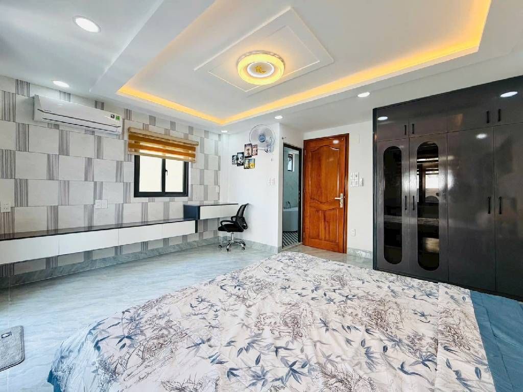 Nhà đẹp 5 lầu đón tết hẻm 256 Phan Huy Ích 63m2 ngang 5m tặng NT gần Emart nhỉnh 8 tỷ.