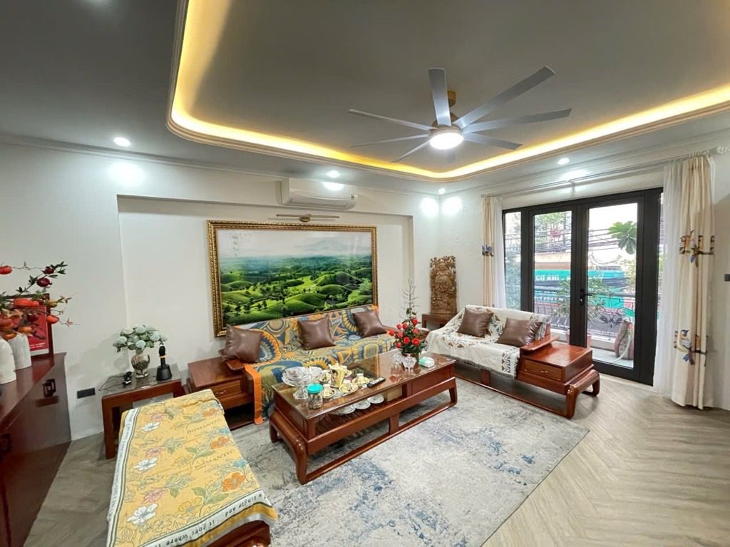 Bán nhà đẹp Ngọc Lâm Long biên- Dân xây- Sát Phố 5m oto -65m 5 tầng nhỉnh 10 tỷ(TL)