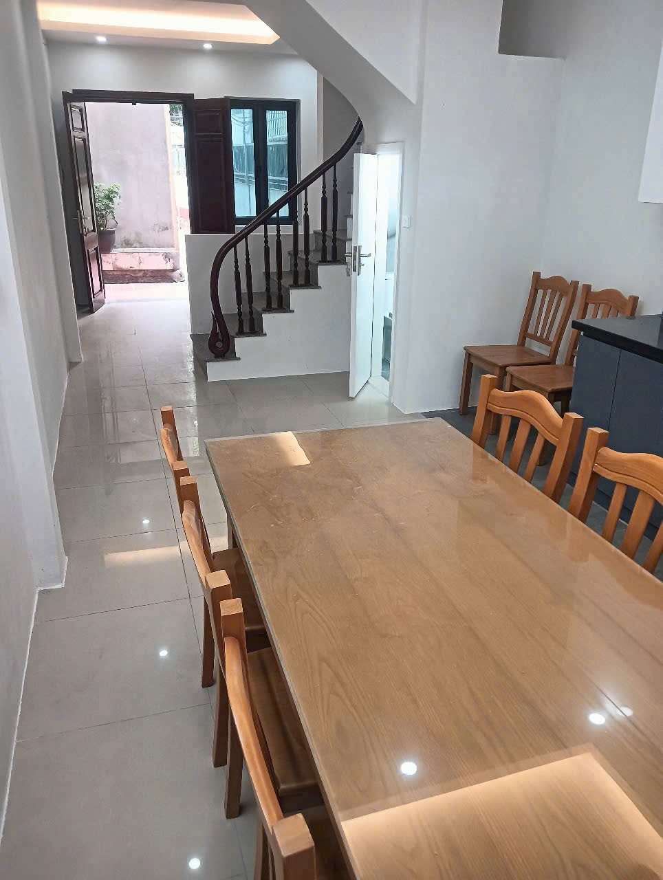 Nhà Phạm Văn Đồng ngõ thông thoáng oto đỗ cửa