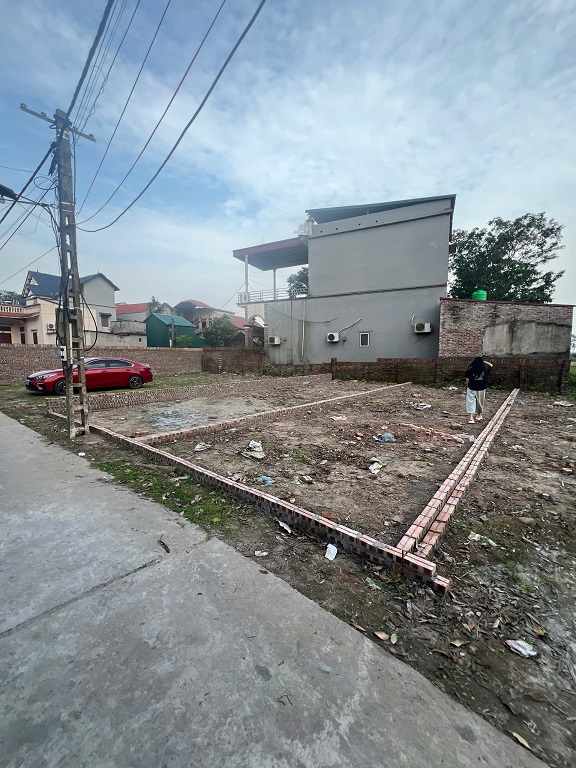 Siêu phẩm F0 Nghi Lương, xã Lương Tài, Văn Lâm, đã xây phân lô đẹp mượt ô tô tải thông tứ ngả giá hơn 1 tỷ.