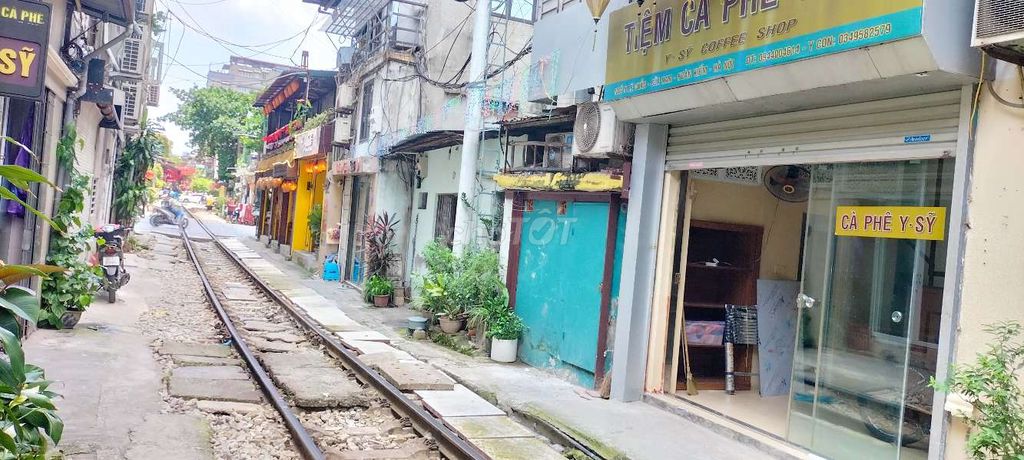 Có thể vừa kinh doanh vừa ở. Cho thuê nhà 2 tầng, vệ sinh khép kín tại số 4 ngõ 29C, Phố Nguyễn Thái Học, Phường Cửa