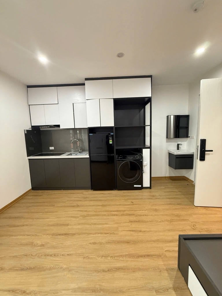 Bán nhà Đê La Thành, căn hộ dịch vụ 6 tầng thang máy