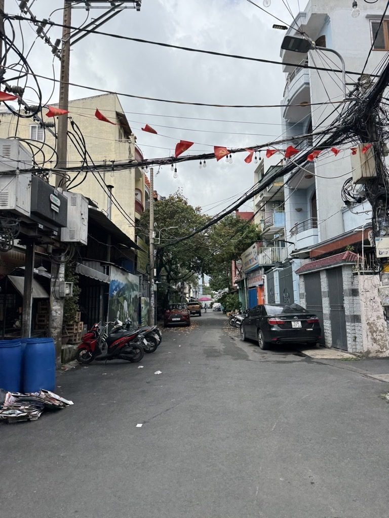 Bán nhà C4 HXH Gò Dầu Tân Phú, (127m²) 4.8m x 18m, sát mặt tiền, gần chợ Tân Phú chỉ 13.7 tỷ.