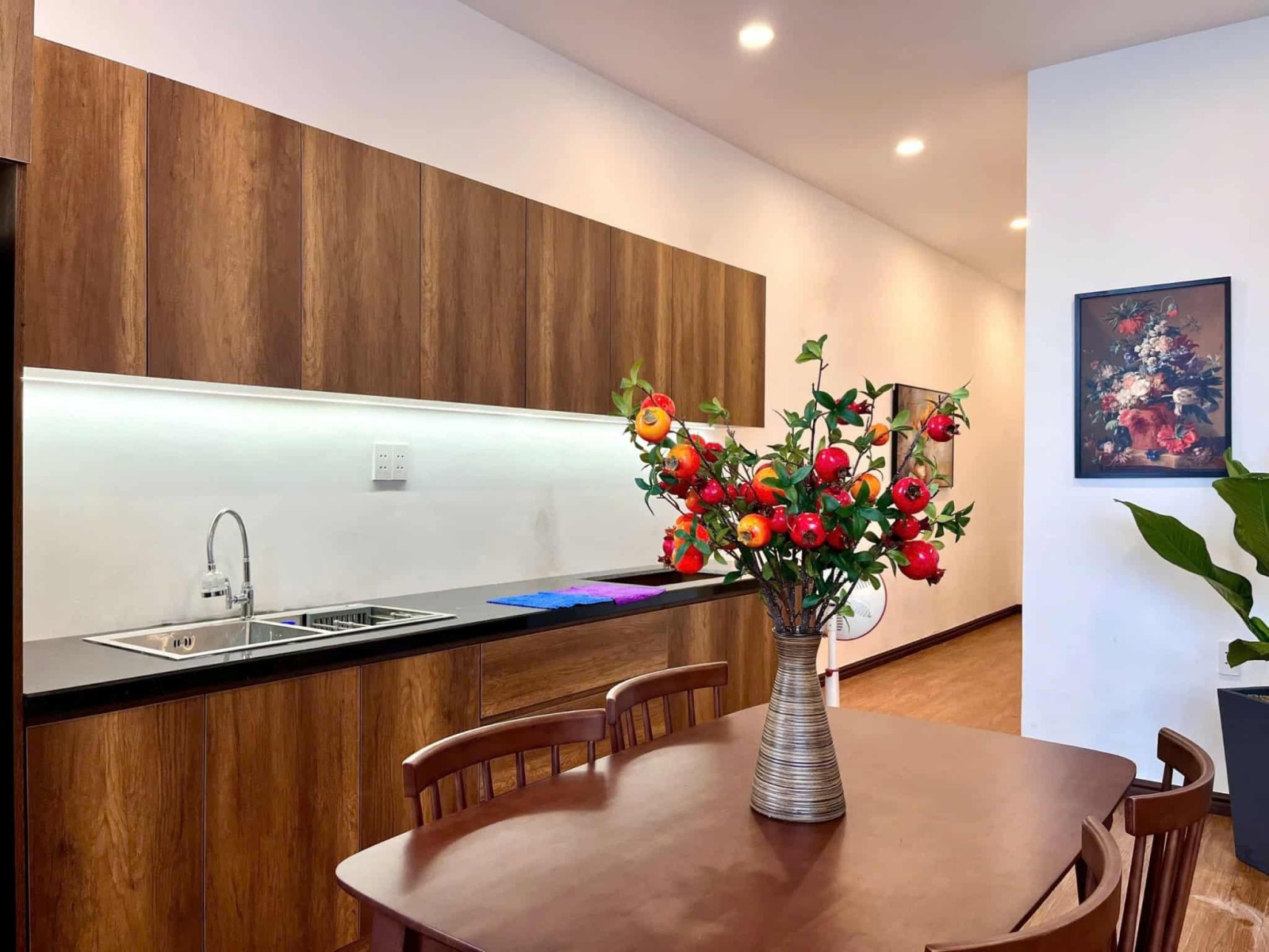 Nhà mặt tiền Lương Ngọc Quyến 97m2 3 tầng chợ Đống Đa giá 20 tỷ