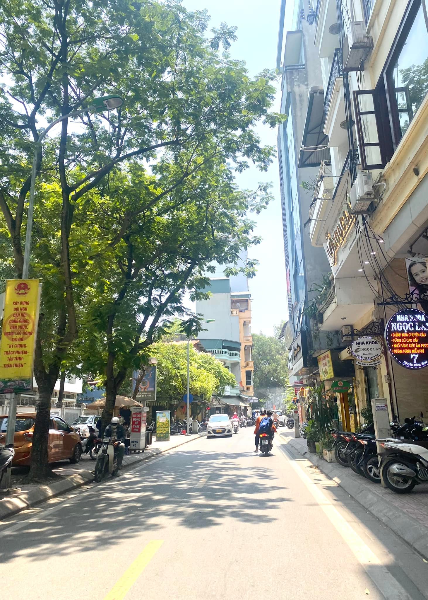 Cực hiếm, bán nhà mặt phố Nguyễn Công Hoan, kinh doanh sầm uất, 100m chỉ 30 tỷ