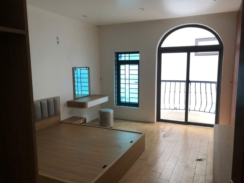 BÁN NHÀ MỚI-FULL NỘI THẤT Ở LUÔN Phố Thanh Am 58 m2 X 5 Tầng 10.8 Tỷ Long Biên-Hà nội.