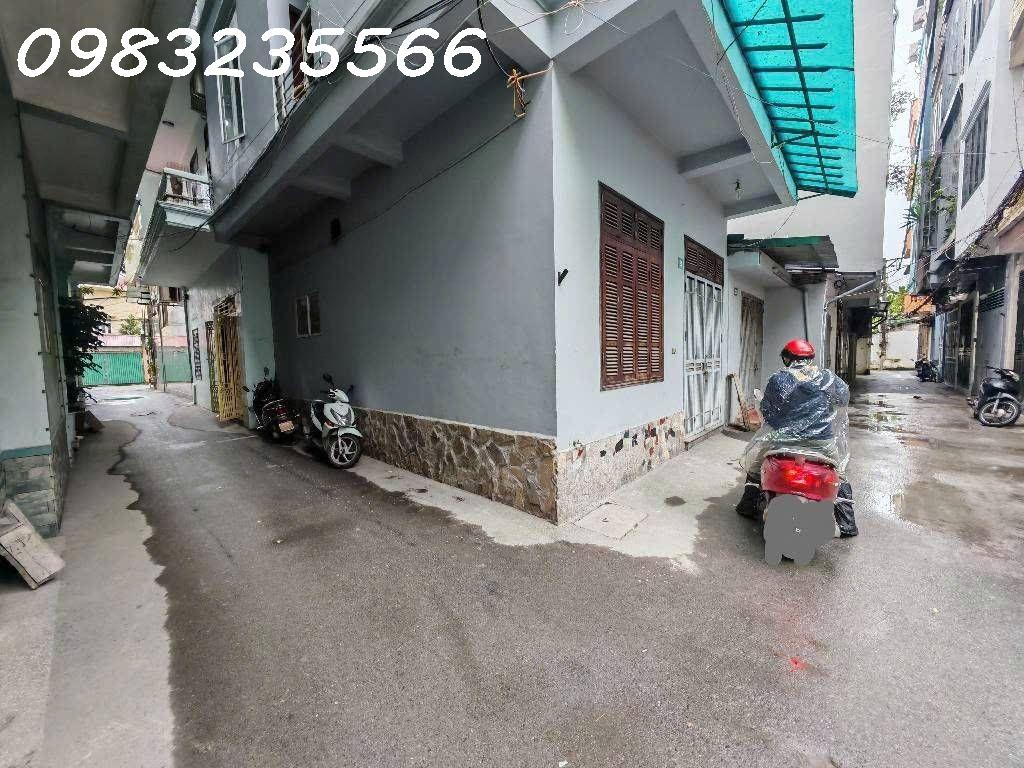 Bán nhà hiếm, Bắc Từ Liêm, lô góc 3 mặt thoáng, ô tô đỗ cửa, ở sướng, giá mê, ngay Học viện Tài Chính