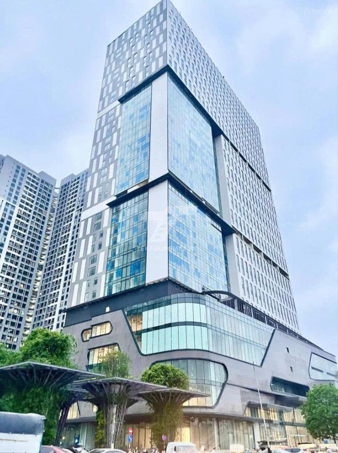 Bán nhanh mặt bằng kinh doanh chân đế Rox Center 136 Hồ Tùng Mậu 101m giá 5,4 tỷ cho thuê dòng tiền 40-50tr/ tháng