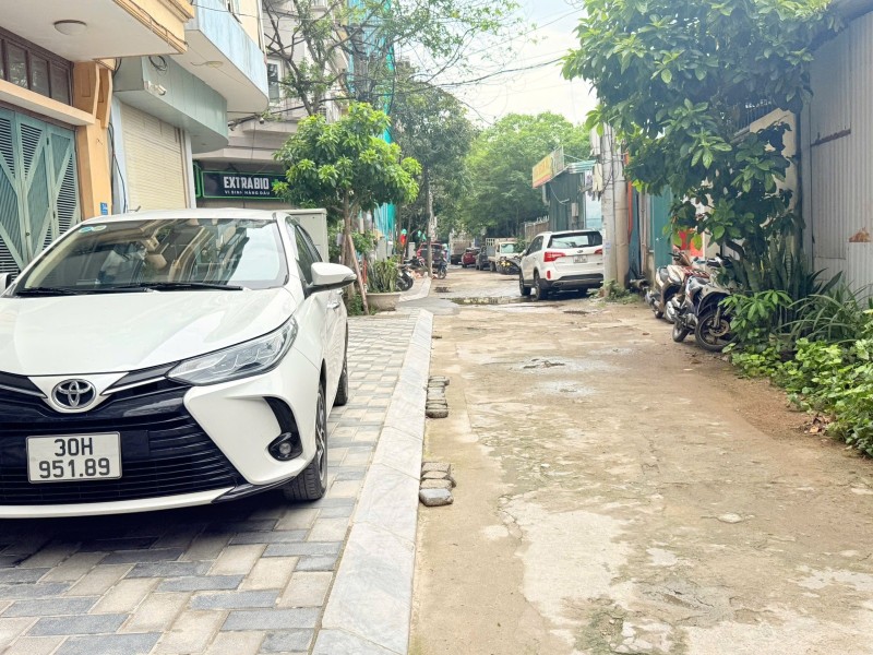 Bán nhà phố khu ĐT Nghĩa Đô Cầu Giấy nhỉnh 30 tỷ. Mặt tiền 5.3m gân khu Starlake Tây Hồ